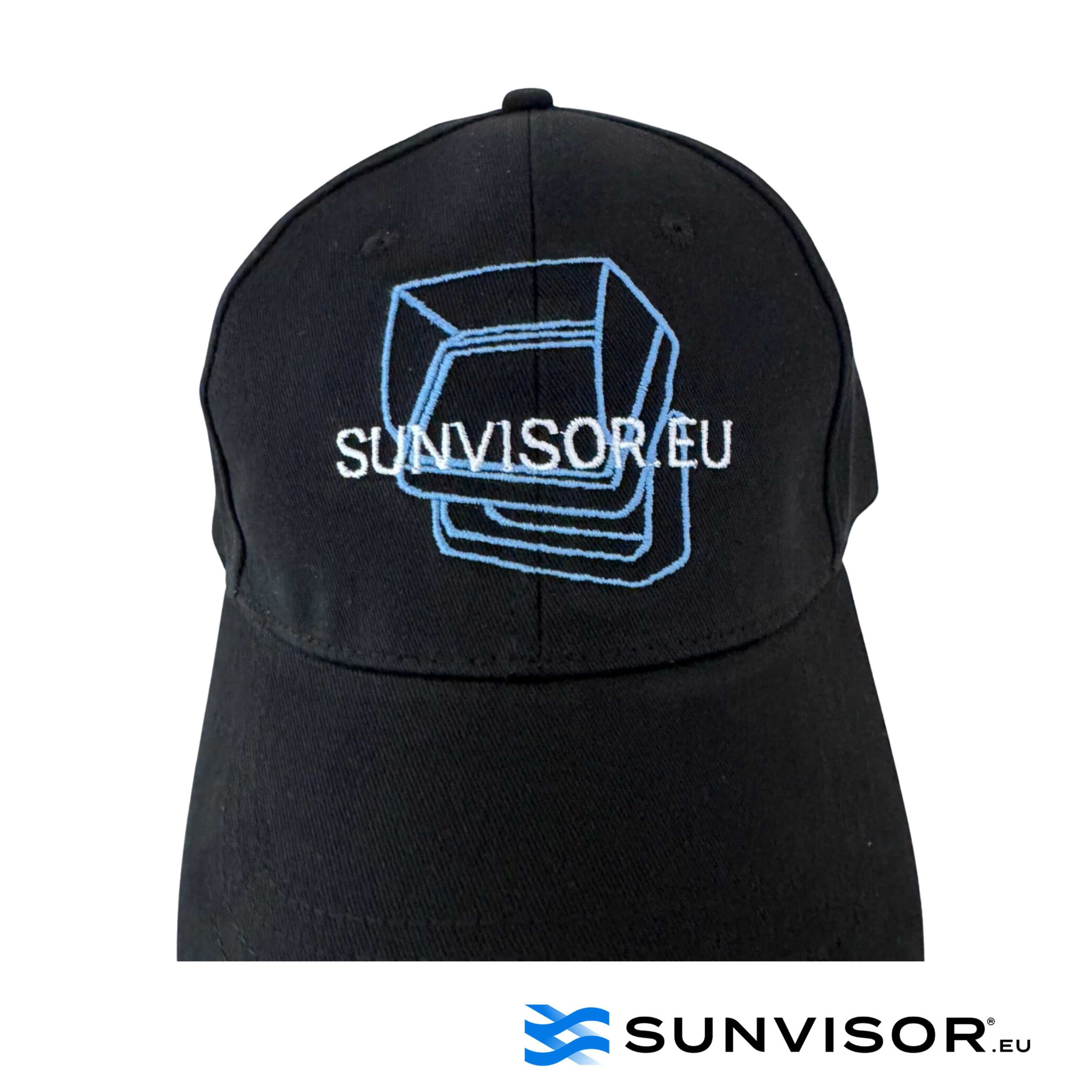 Black Sunvisor.eu cap featuring an embroidered blue and white logo design on the front. Ideal for casual wear and sun protection.